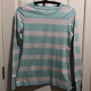 Woman’s Mossimo long sleeve shirt size small p
